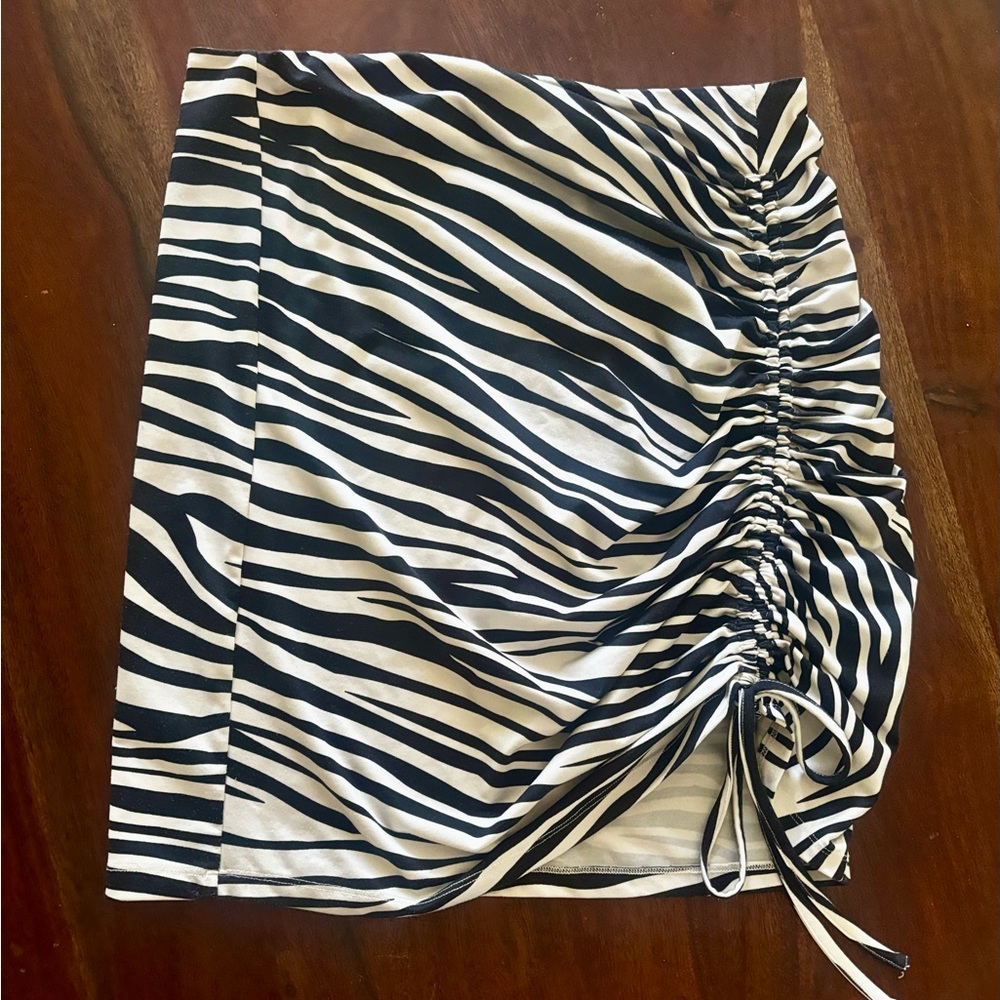 french kyss Black & White Zebra Stripe Mini Skirt